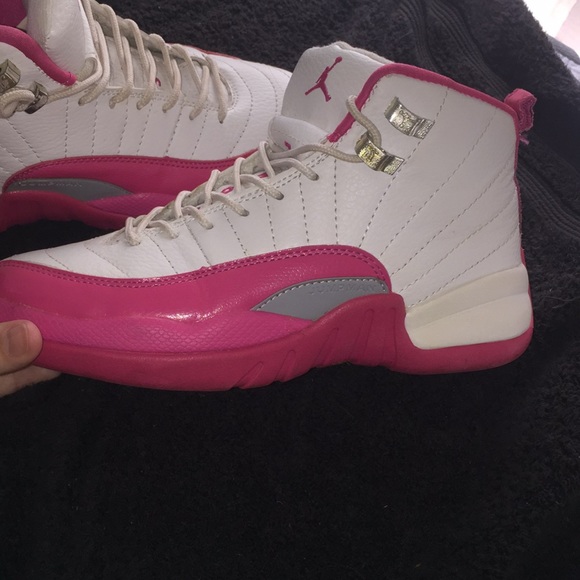 Pink and white valentine day edition Jordan 12 - Picture 3 of 3